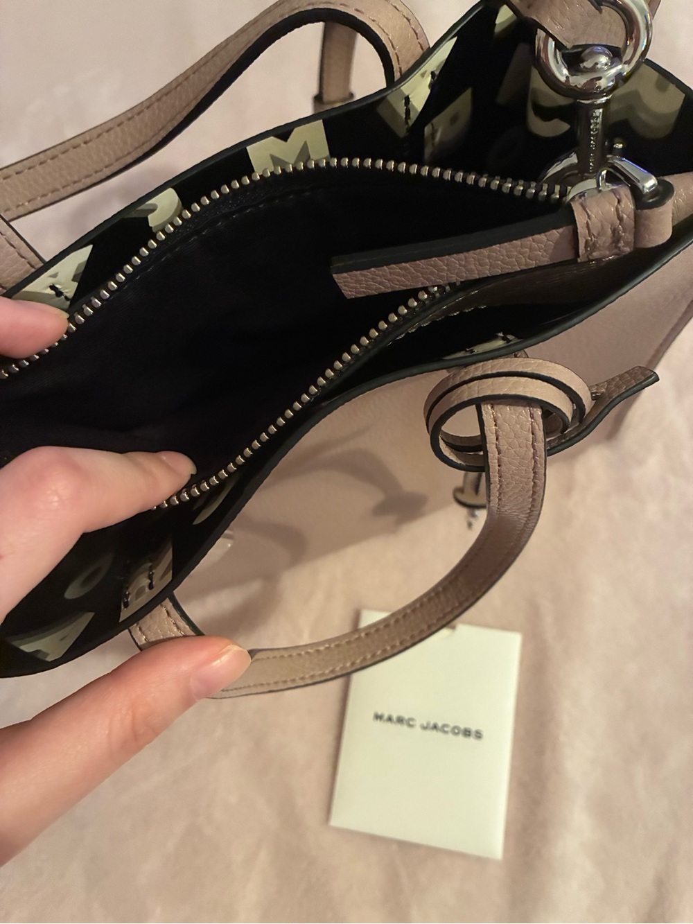 Small Taupe Marc Jacobs Purse - Picture 4 of 6